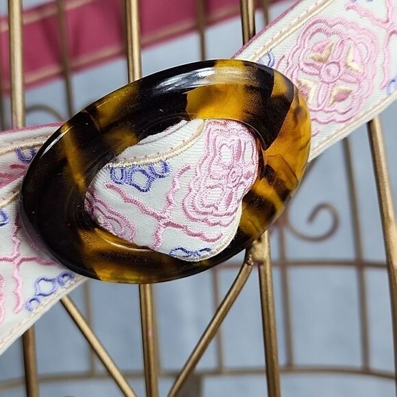 Vintage Preppy Tortoise Shell and Floral Belt - Picture 3 of 6
